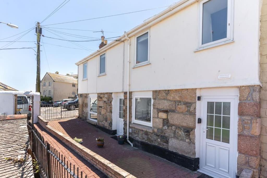 Charming 3 Bedroom Harbour Cottage With Parking 펜젠스 외부 사진