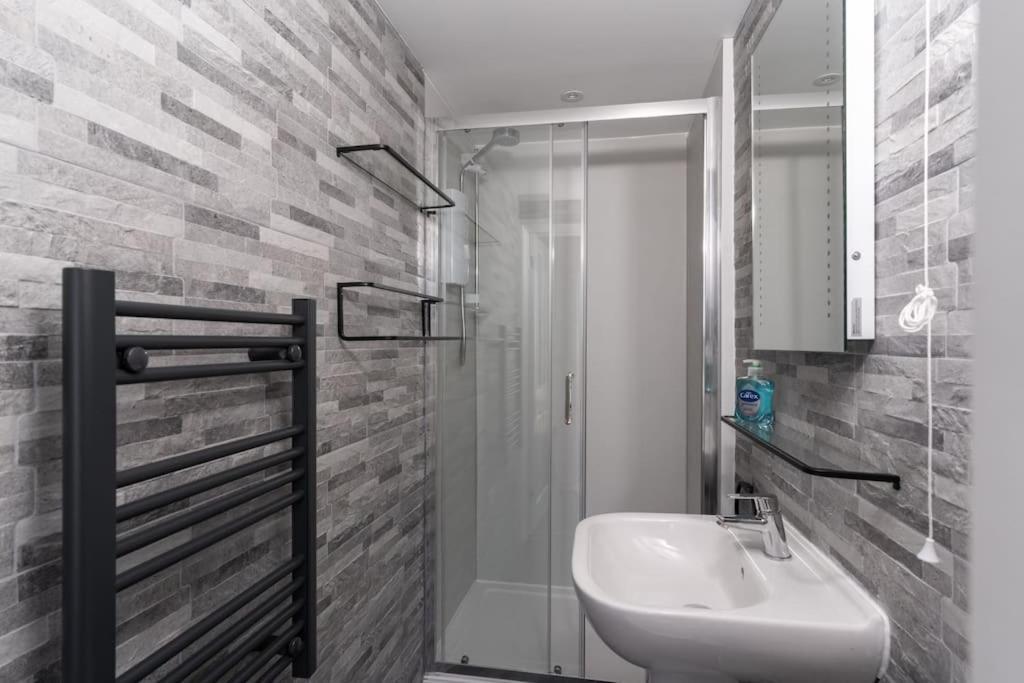 Charming 3 Bedroom Harbour Cottage With Parking 펜젠스 외부 사진