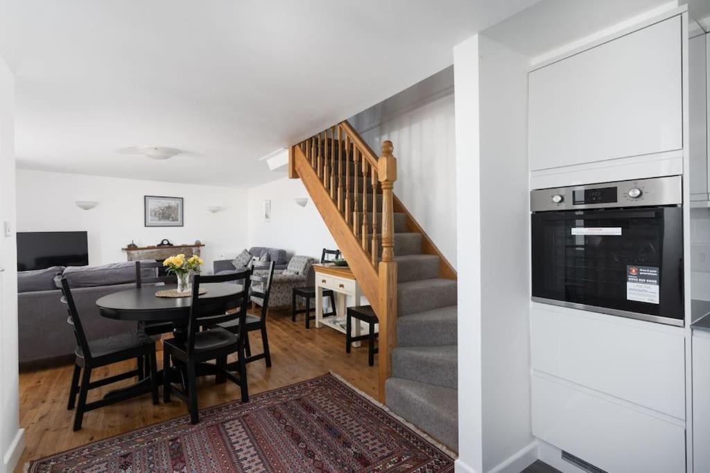 Charming 3 Bedroom Harbour Cottage With Parking 펜젠스 외부 사진