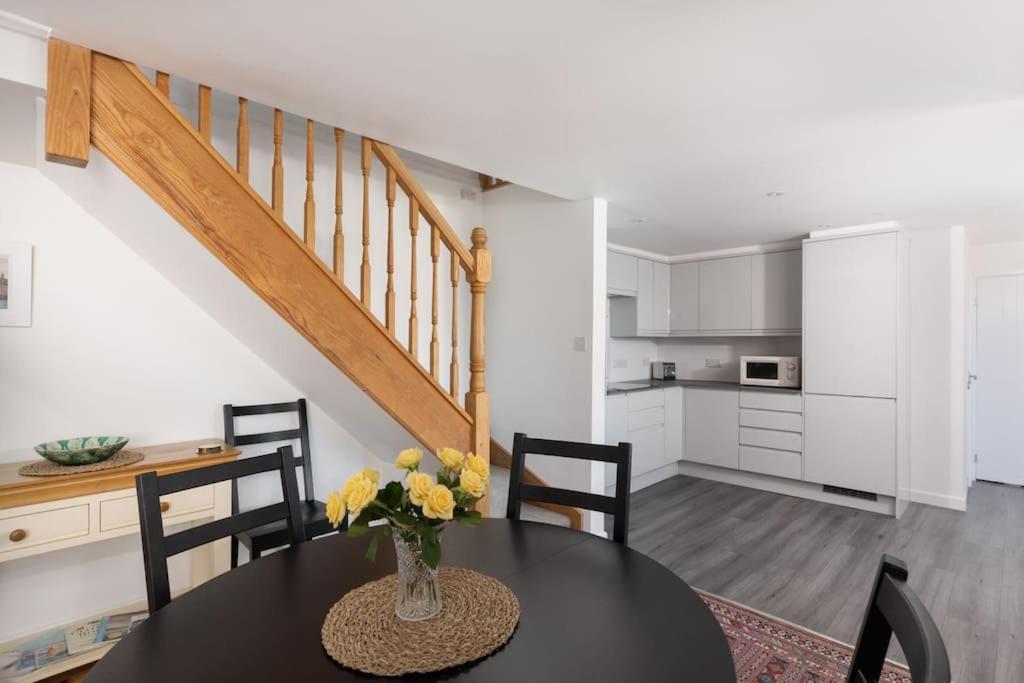 Charming 3 Bedroom Harbour Cottage With Parking 펜젠스 외부 사진